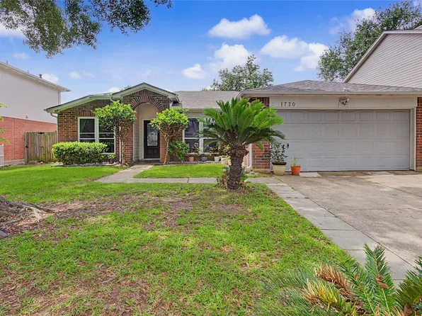 1730 Oak Valley Dr, Kemah, TX 77565