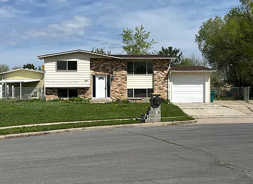 621 Boyce Cir Photo 1