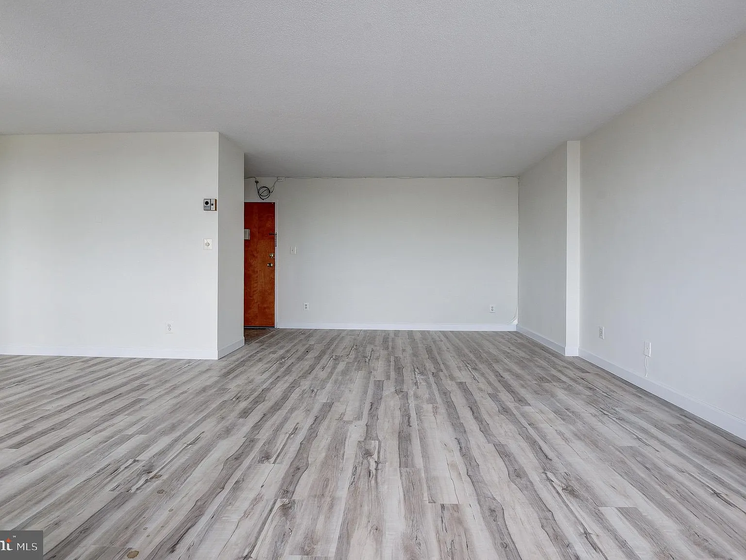 1 bed, 902 sqft, $2,800 — Photo 4