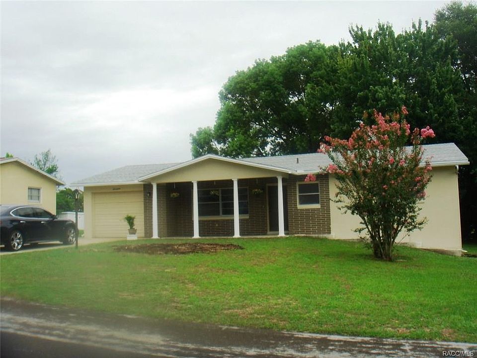 1st image of 17 Michael Dr