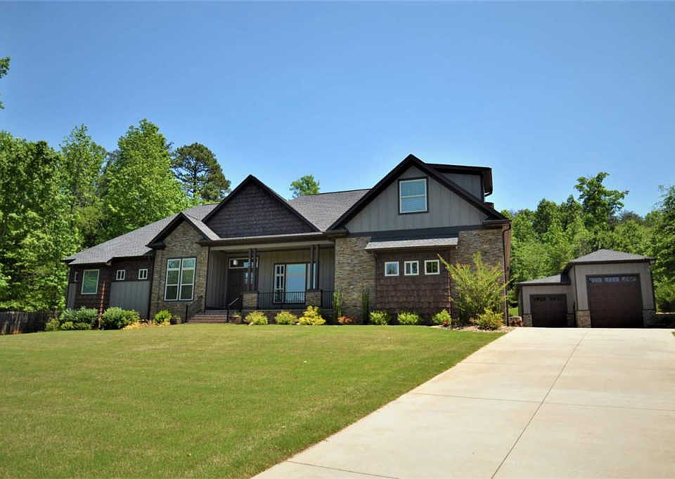 1st image of 208 Woodlake Dr
