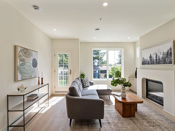 5th image of 2770 Vantilburg Cres #111