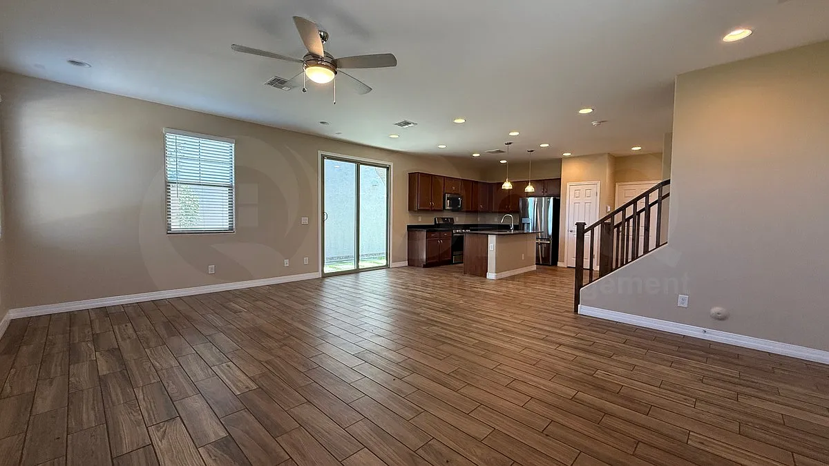 4 bed, 2.5 bath, 1846 sqft, $2,150 — Photo 3