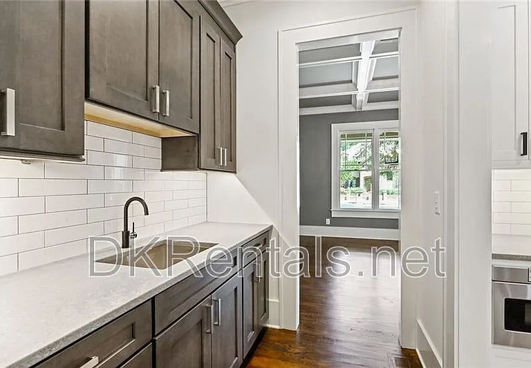 2272 Abby Ln NE — Photo 21