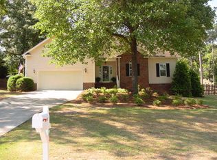 180 Rothbury Dr, Carthage, NC 28327