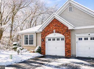 269 Meadowlark Dr, Hamilton, NJ 08690