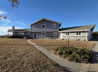 701 W 18th Rd, Phillips, NE 68865