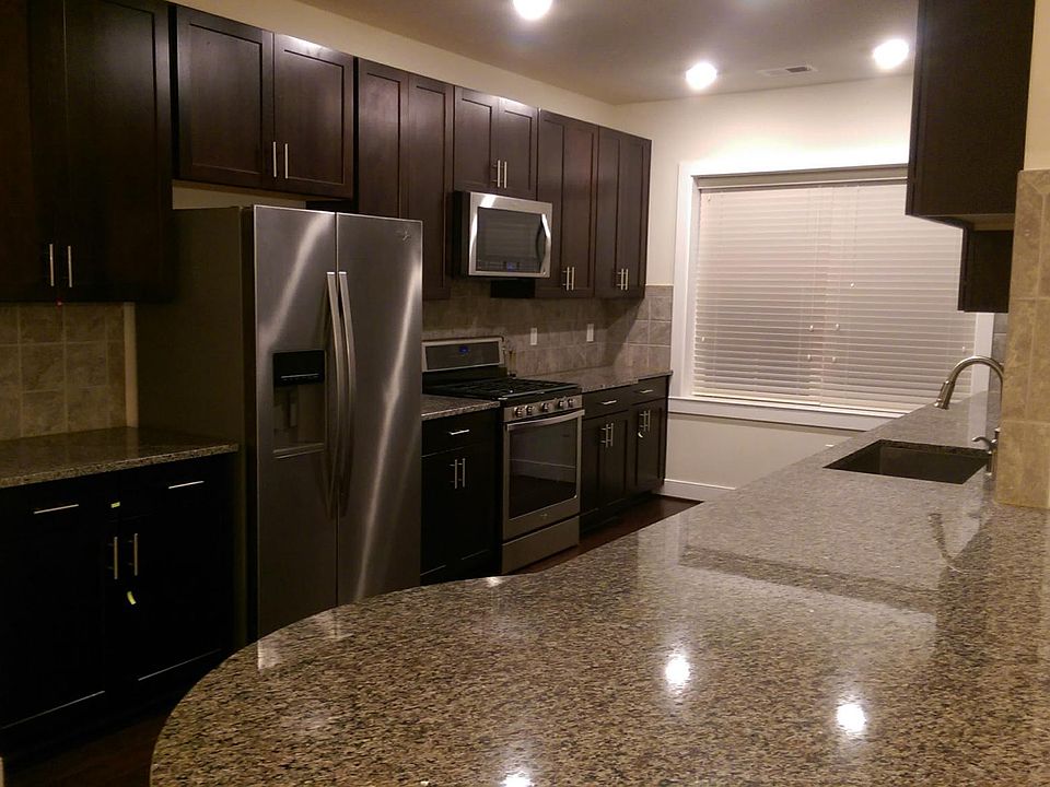 kitchen with breakfast bar