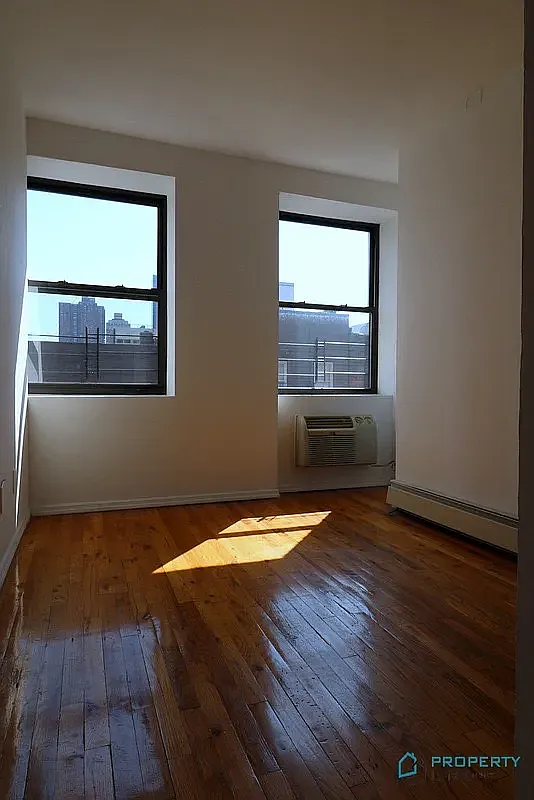 407 W 51st St — Photo 1
