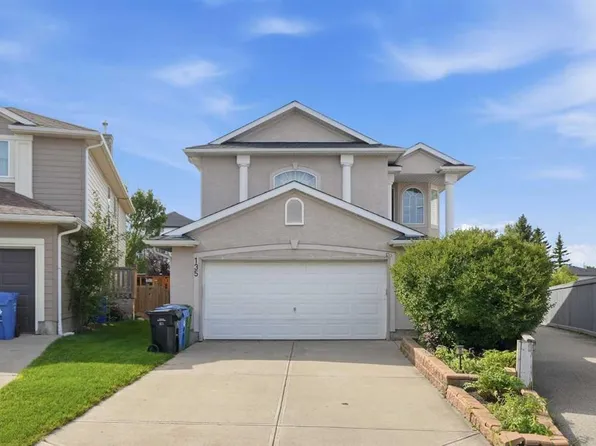 135 N Millview Gdns SW, Calgary, AB T2Y 3Y3