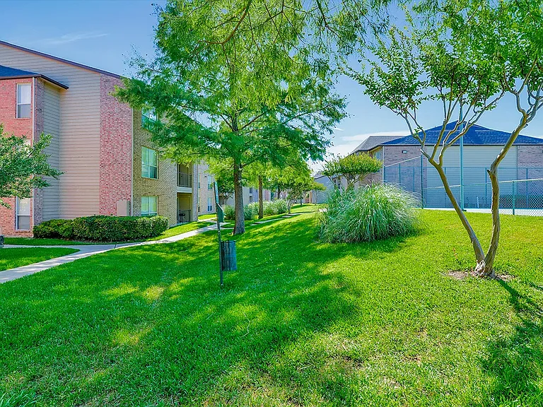 Creekside at Pear Ridge Apartments — Photo 5