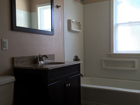 4th image of 17201 Melgrave Ave