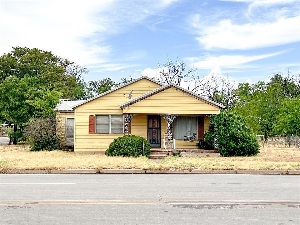 709 N Main St, Seymour, TX 76380 MLS 20272252 Zillow