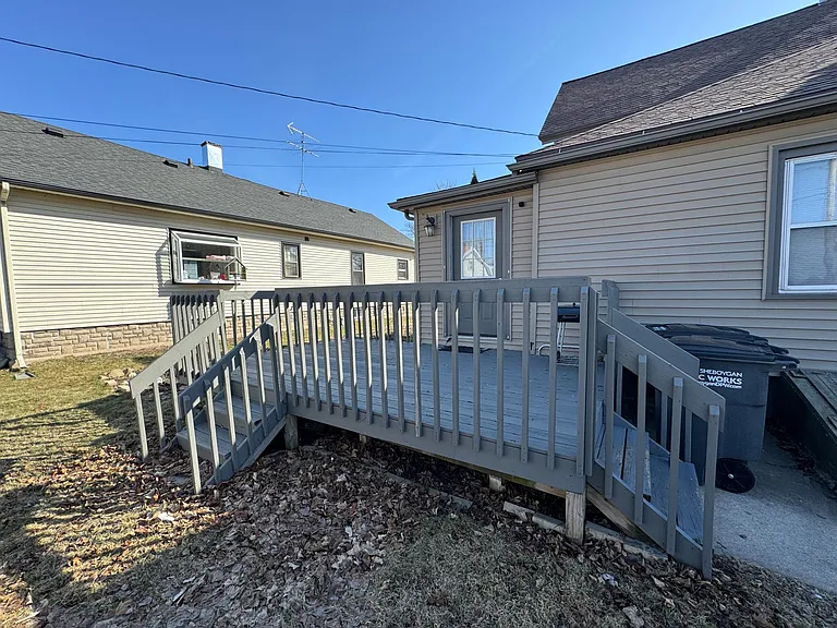 1636 Superior Ave — Photo 6