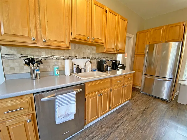 263 Auburndale Ave — Photo 5