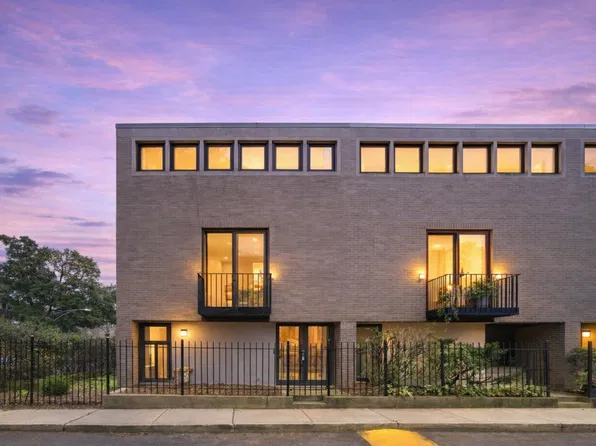 1473 E Park Pl, Chicago, IL 60637
