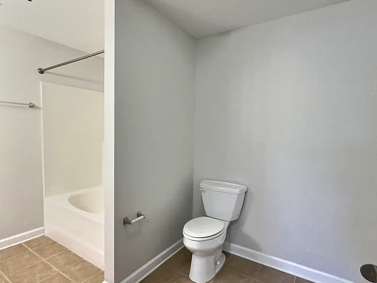 144 N Hines St — Photo 24