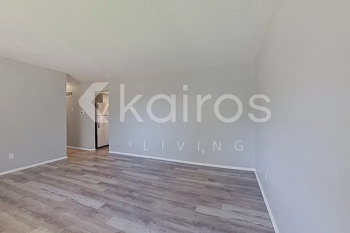 4 bed, 2.5 bath, 1040 sqft, $1,825 — Photo 2