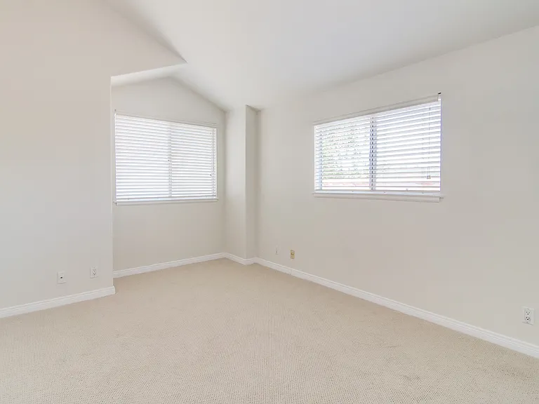24261 Cascades Dr — Photo 30