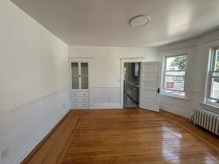 418 Essex St #2 — Photo 10