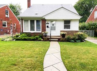 21711 Newcastle Rd, Harper Woods, MI 48225