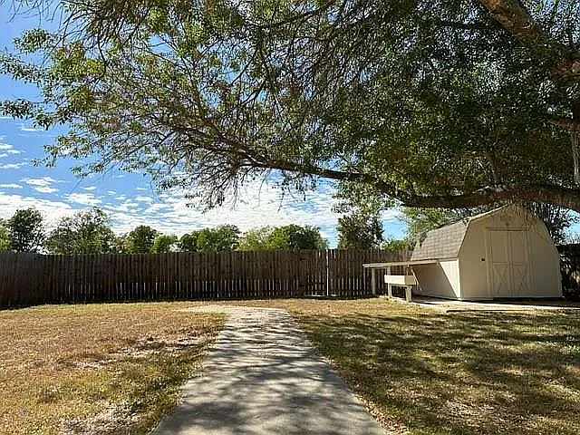 1531 Brandi Cir — Photo 8