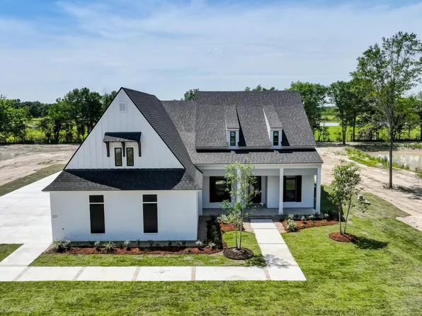 221 Golden Grain Rd, Duson, LA 70529