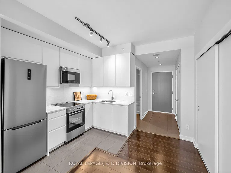 170 Fort York Blvd #1008 — Photo 8
