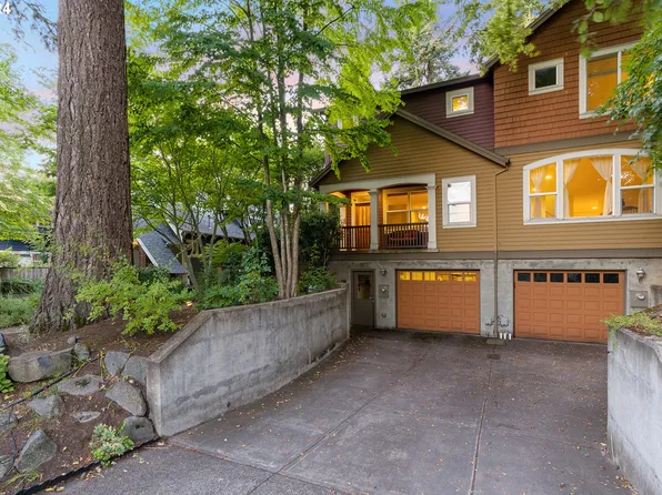 3823 SE Woodward St, Portland, OR 97202
