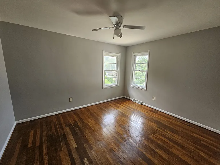 108 Divins Ct — Photo 2