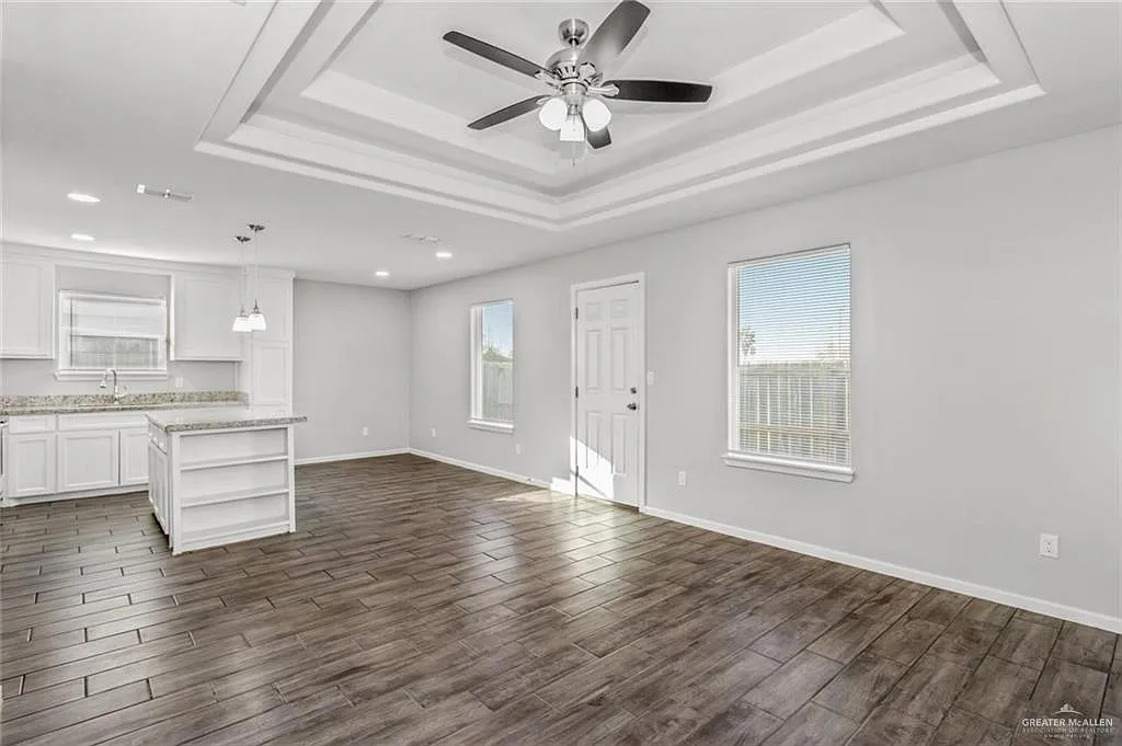 2 bed, 2.0 bath, 935 sqft, $1,025 — Photo 3