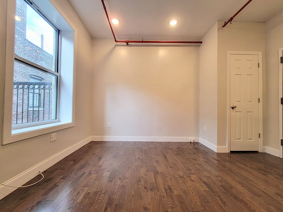 1st image of 184 Nagle Ave #5L