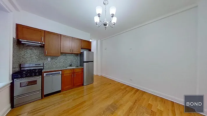 Rented by Bond New York | media 25