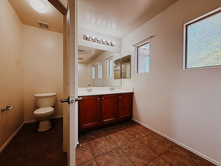 906 S 118th Ln — Photo 20