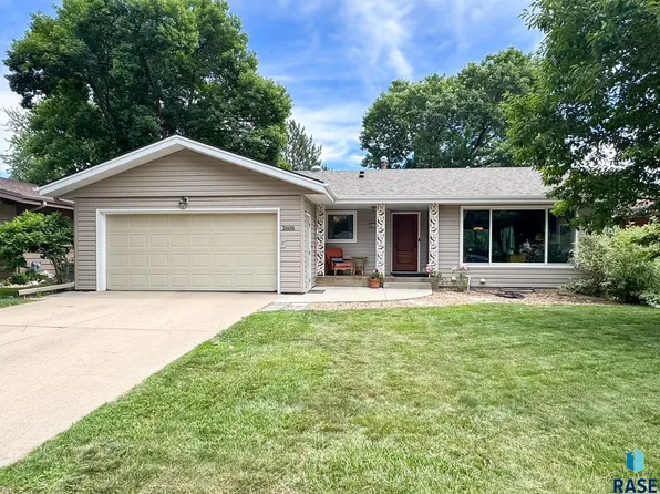 2608 S Glendale Ave, Sioux Falls, SD 57105