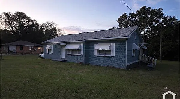 3 bed, 1102 sqft, $1,300 — Photo 2