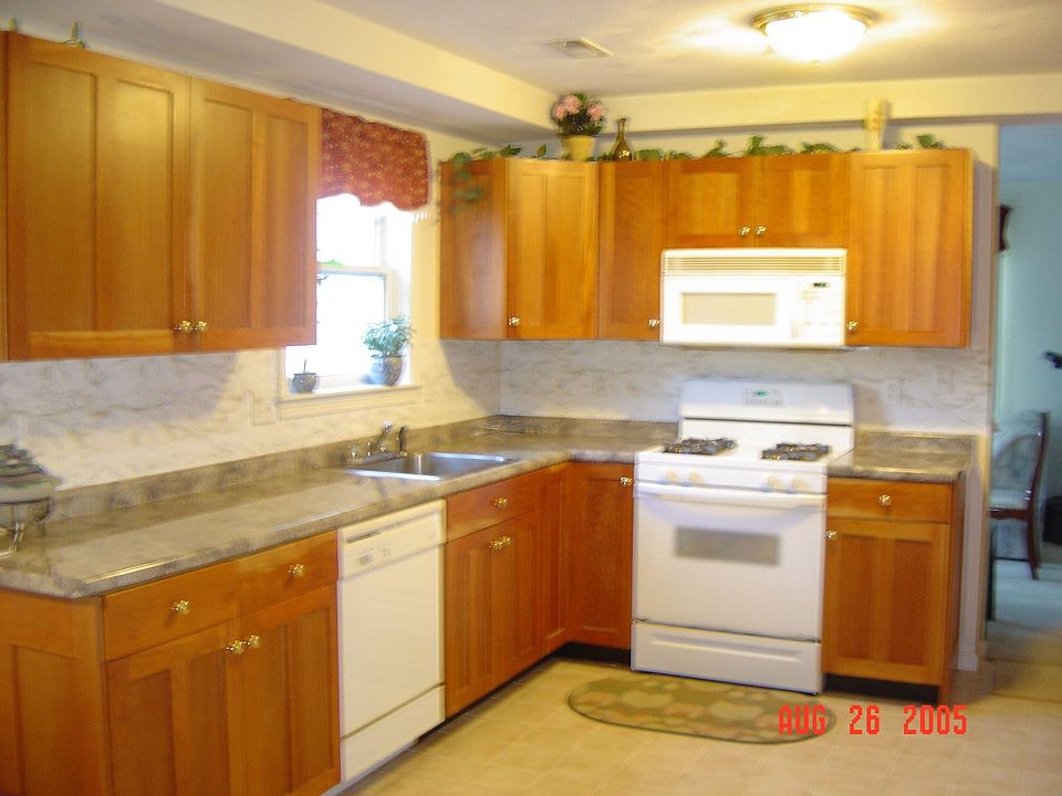 2nd image of 8 Pelican Dr