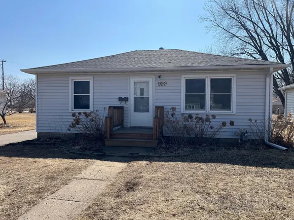 922 E 10th St, Spencer, IA 51301