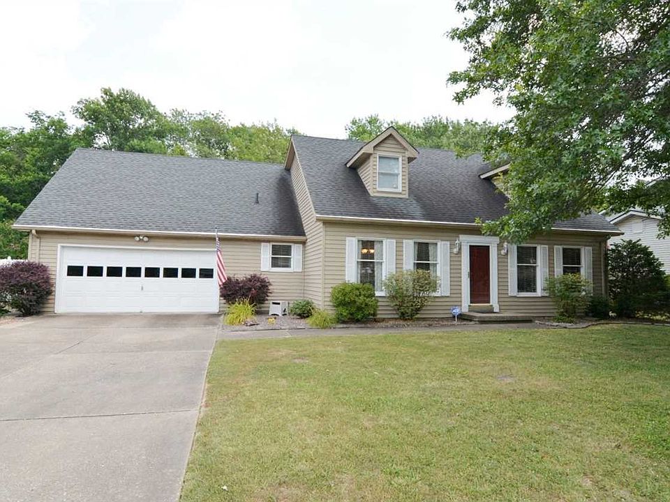 1st image of 3013 Lake Valley Dr