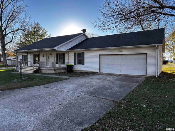 4 Walker Ave, Beardstown, IL 62618