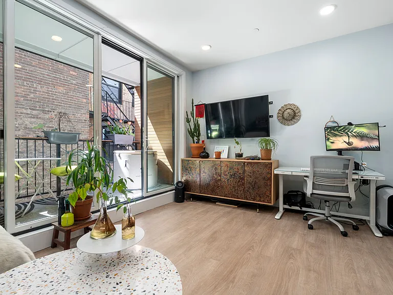 277 Border St #203 — Photo 3