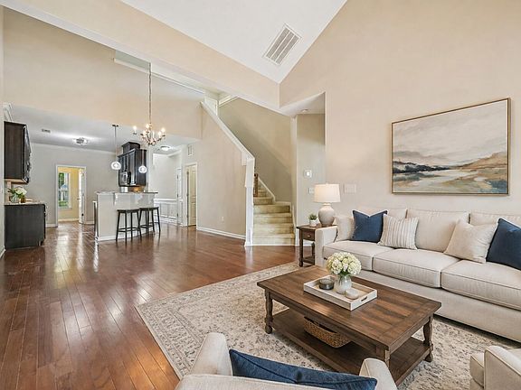 3rd image of 238 Beaconwood Ln
