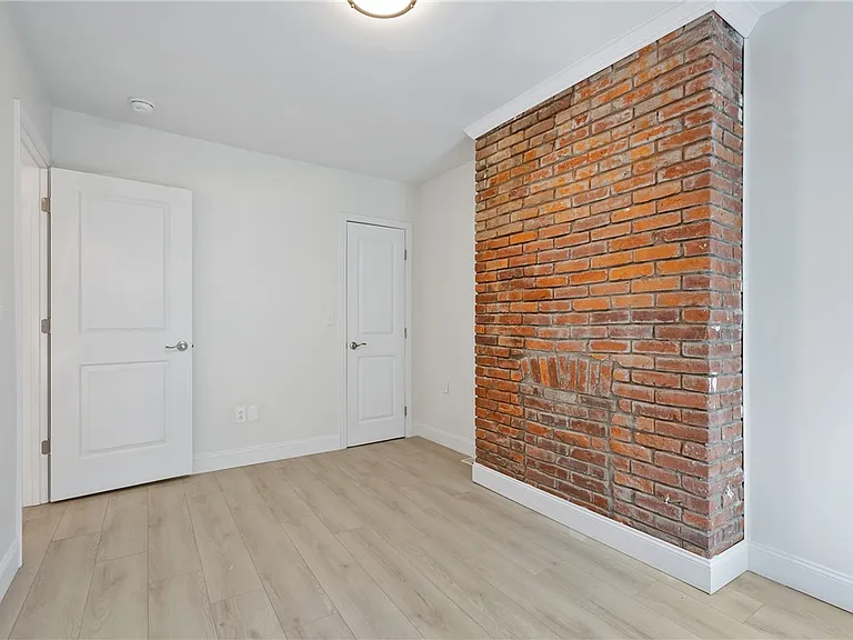 5140 Dresden Way — Photo 17
