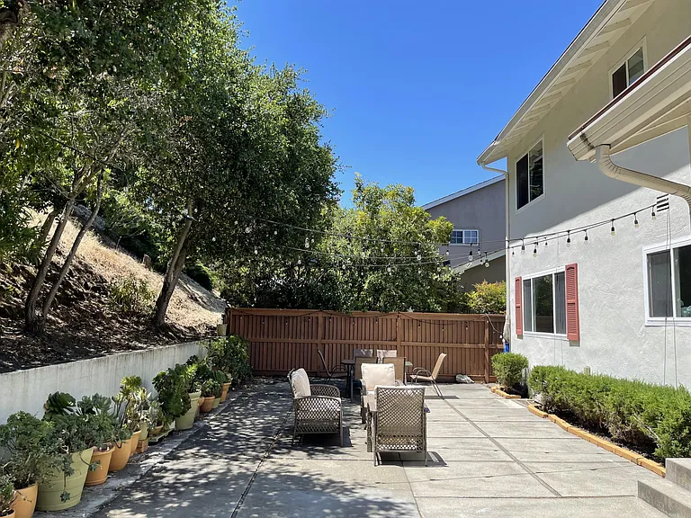 10 Kittie Ln — Photo 3