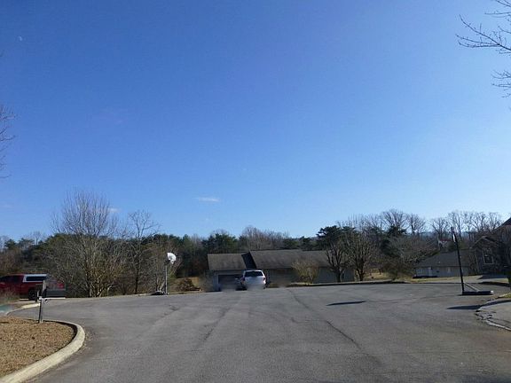 5th image of 3242 Bloomfield Cir