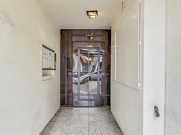 4th image of 434 24th Ave APT 2