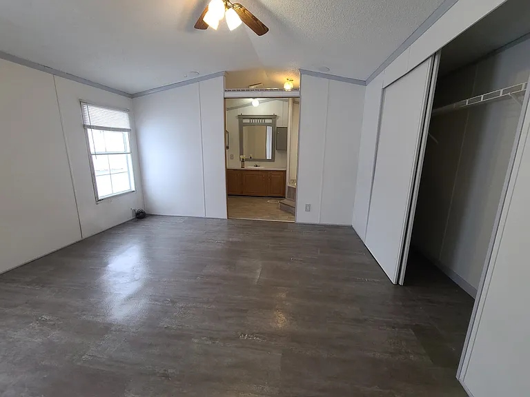 700 W Ridgeway Ave #408 — Photo 8