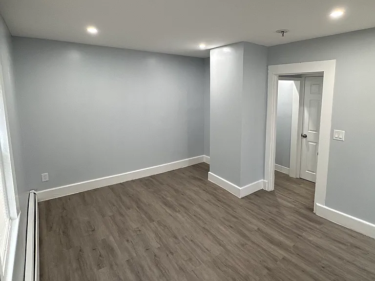 58 Perry St #3 — Photo 1