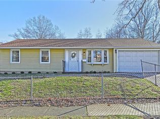 4 Windsong Ln, Milford, CT 06460