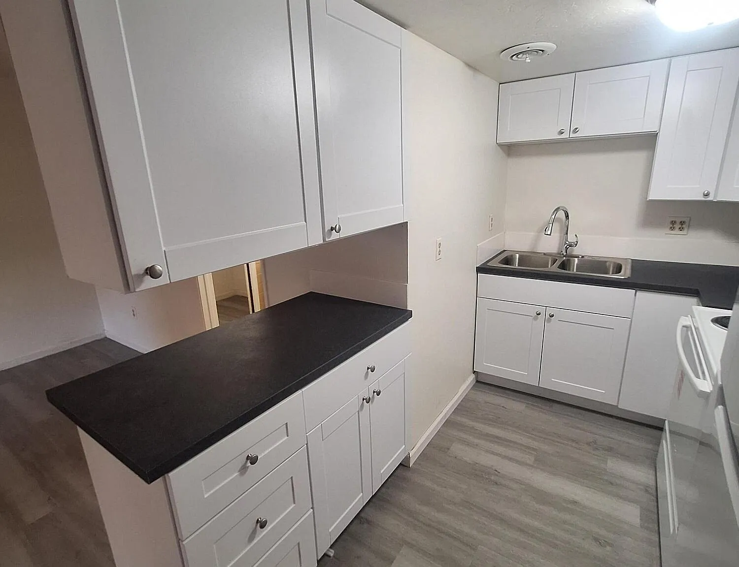 Studio, 1.0 bath, 3771 sqft, $700 — Photo 4